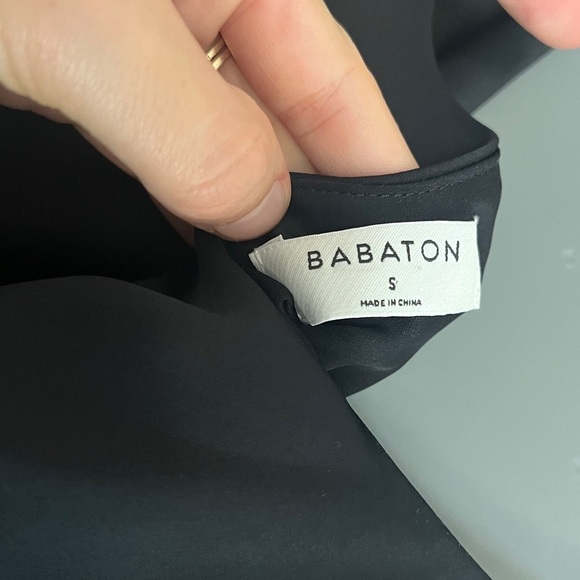 Aritzia Babaton Silk - effect cowl neck cropped cami - Picture 3 of 7